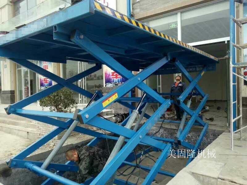 新疆双跨式固定升降机厂家