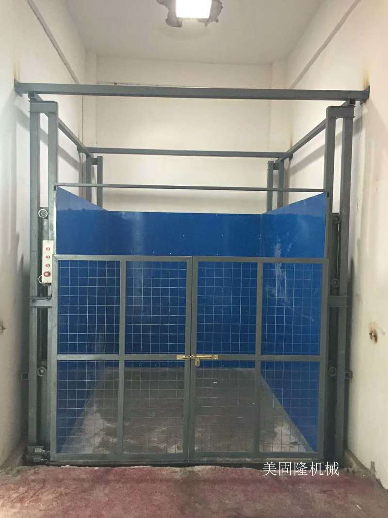 新疆导轨式升降货梯价格