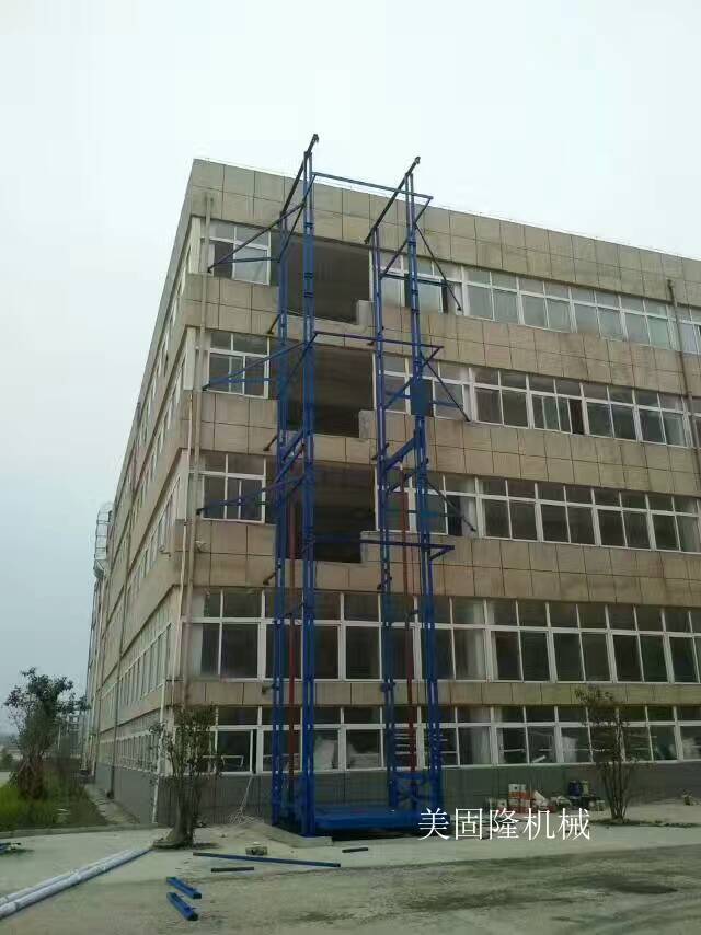 新疆室外双臂导轨式升降机厂家