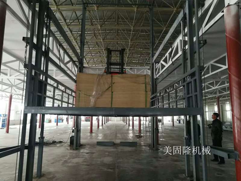 新疆导轨式升降机厂家