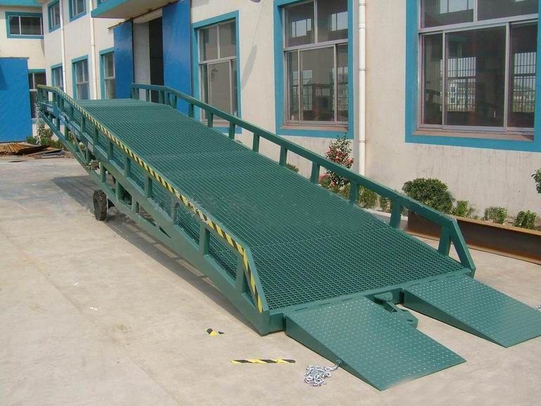 新疆登车桥厂家